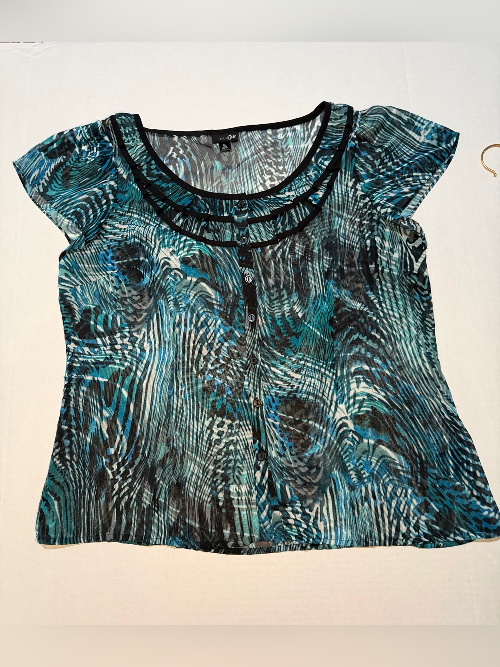 East 5th Teal, Black & White Patterned Short Sleeve Blouse